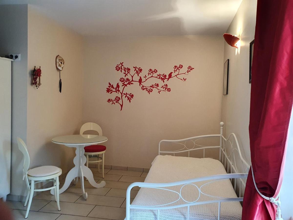 Chambres Du Logis De La Mare Du Parc Surtainville Luaran gambar