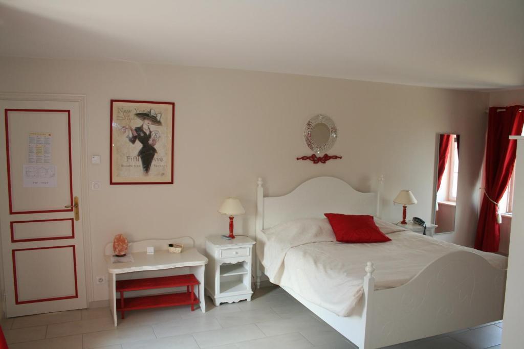 Chambres Du Logis De La Mare Du Parc Surtainville Luaran gambar